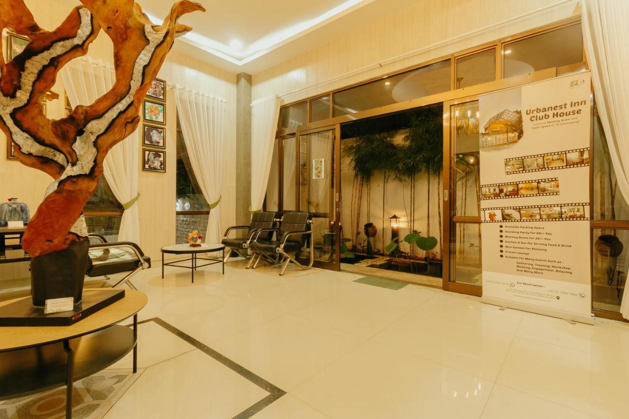 Urbanest Inn House Slipi Jakarta Extérieur photo