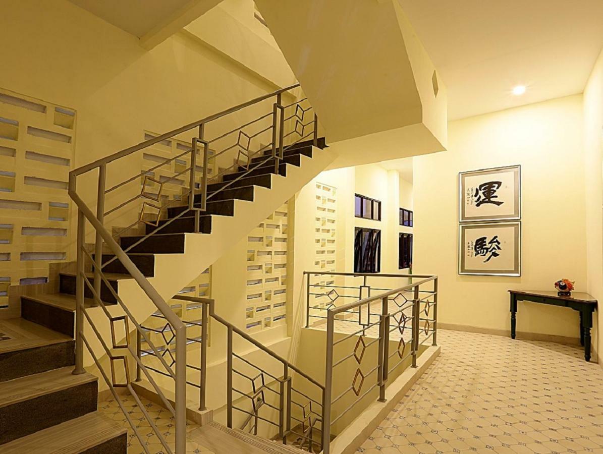 Urbanest Inn House Slipi Jakarta Extérieur photo
